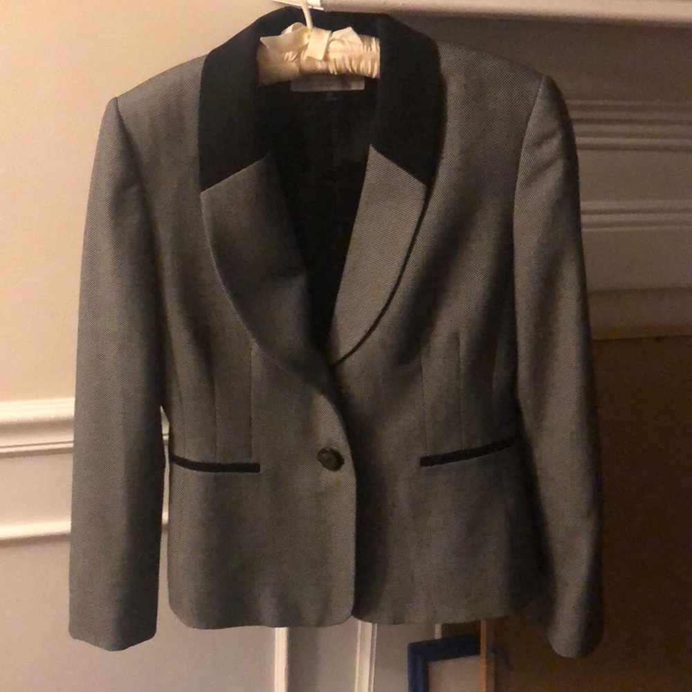 Tahari Classic Single Button Jacket - image 1